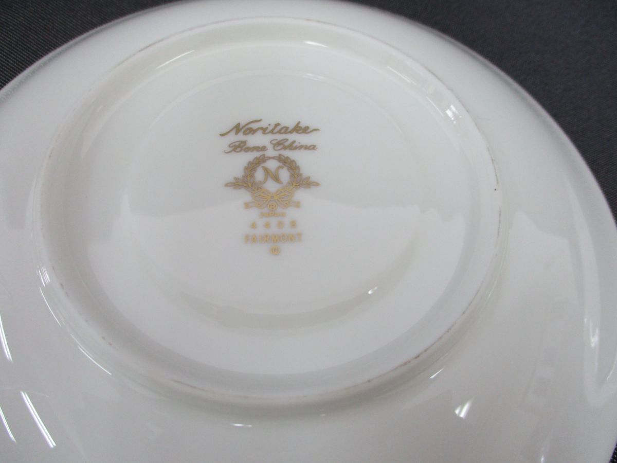 SHB-5【箱付き】ノリタケNoritake■ボーンチャイナ フェアモント4408■ティーカップ＆ソーサー2客セット■銀縁/china/長期保管品_画像7