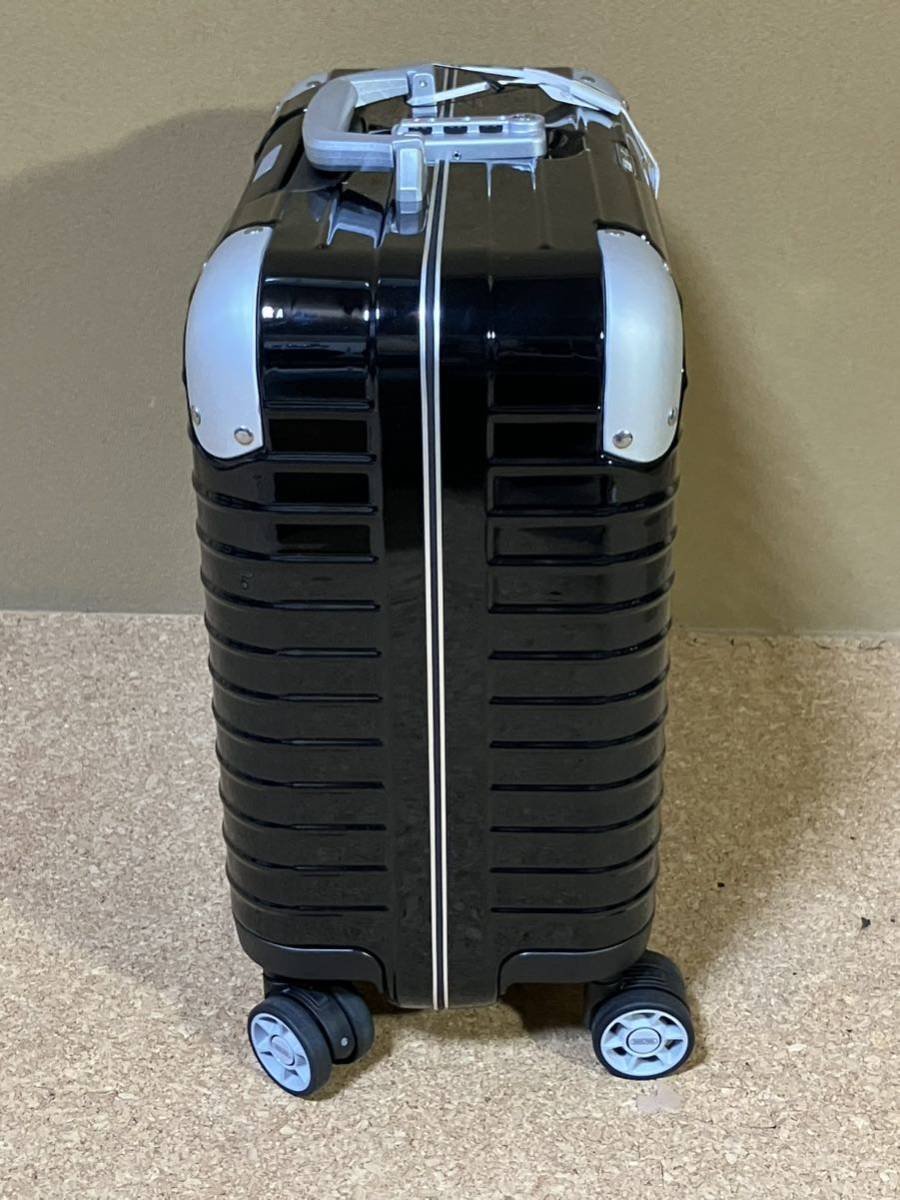 新品未使用 RIMOWA LIMBO 27L 4輪 881 40 50 4 リモワ リンボ 新品未使用 RIMOWA LIMBO 27L 4輪 881 40 50 4 リモワ リンボ