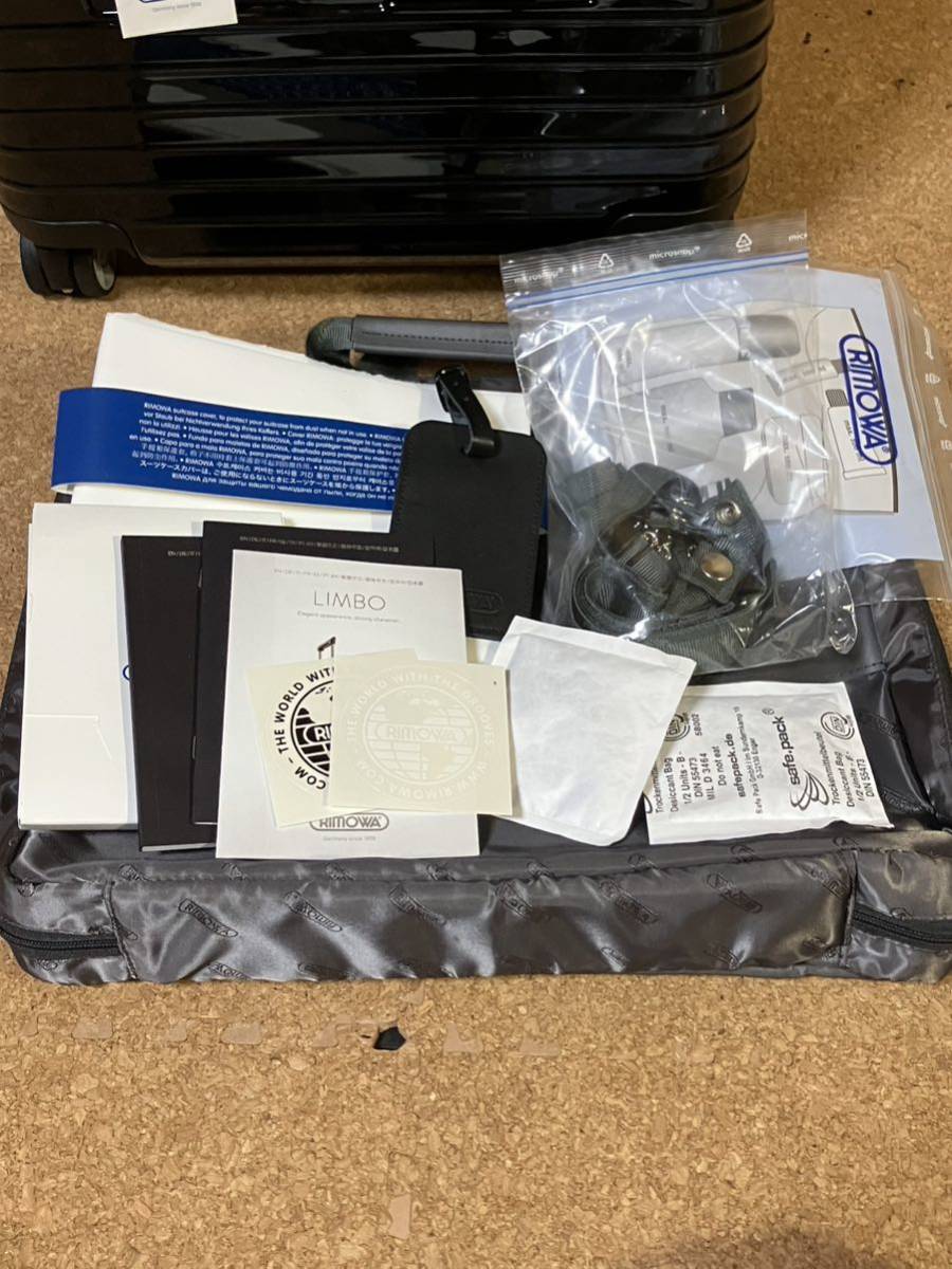 新品未使用 RIMOWA LIMBO 27L 4輪 881 40 50 4 リモワ リンボ 新品未使用 RIMOWA LIMBO 27L 4輪 881 40 50 4 リモワ リンボ