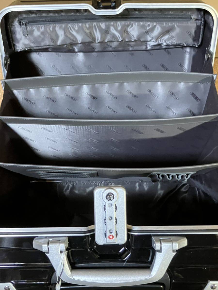 新品未使用 RIMOWA LIMBO 27L 4輪 881.40.50.4 リモワ リンボ ビジネス マルチホイール ブラック_画像6