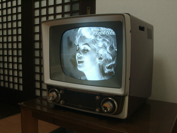 白黒真空管テレビ ナショナルT14-R1A 昭和34年発売開始 分解 白黒真空管テレビ ナショナルT14-R1A 昭和34年発売開始 分解