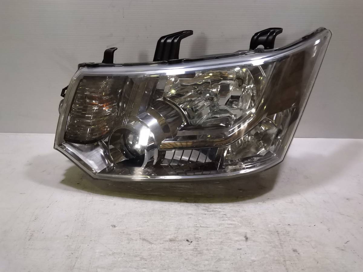 三菱　CV5W　デリカD5　HID　左 ヘッドライト　KOITO 100-87918　レベライザー付　点灯チェックOK　　　1016-3_画像1