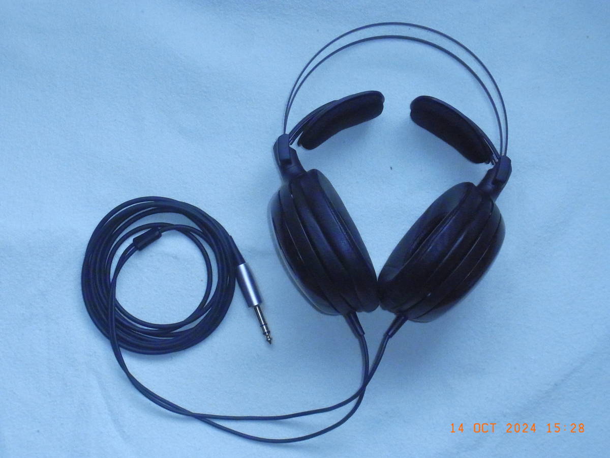ATH-W5000 オーディオテクニカのヘッドホン　ハードケース付きのサムネイル