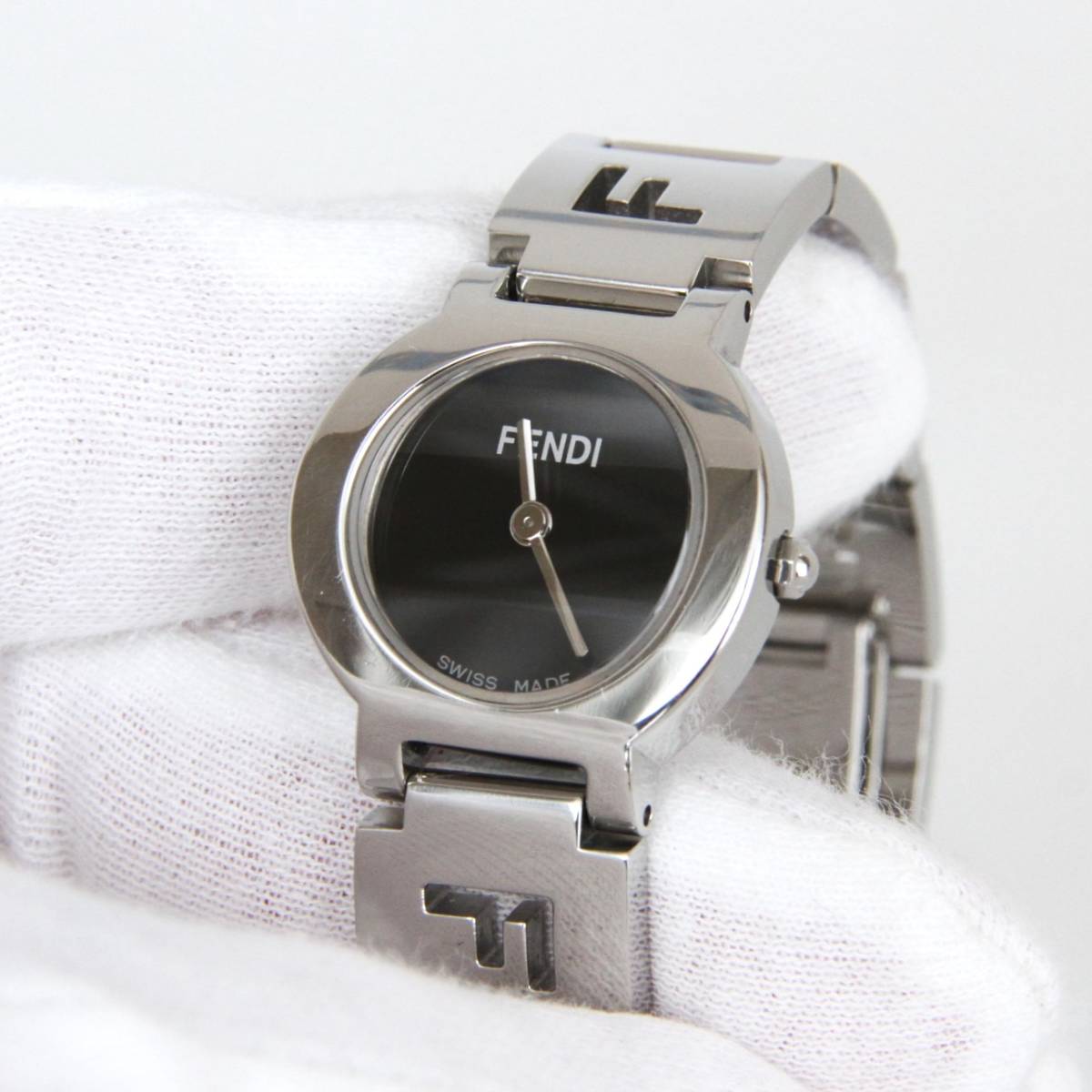 全品送料無料 【稼働】フェンディ FENDI 女性用 腕時計 電池新品 s1566