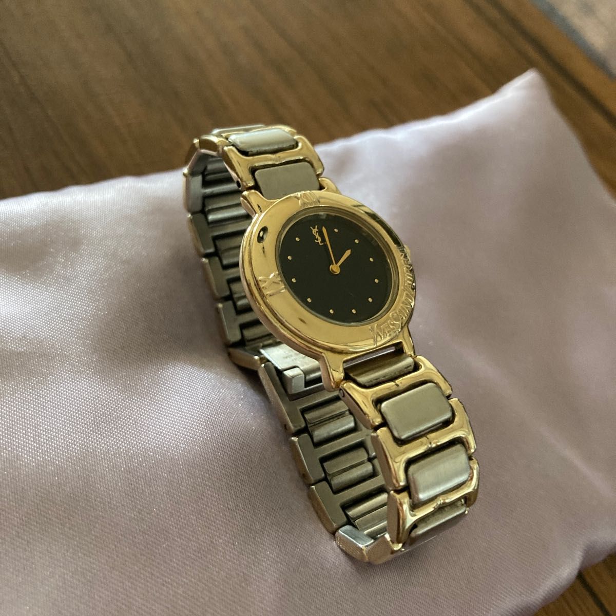 ゴールド クォーツ腕時計 イブ、サンローラン、月末20パー引き イブサンローラン YVES SAINT LAURENT レディース腕時計