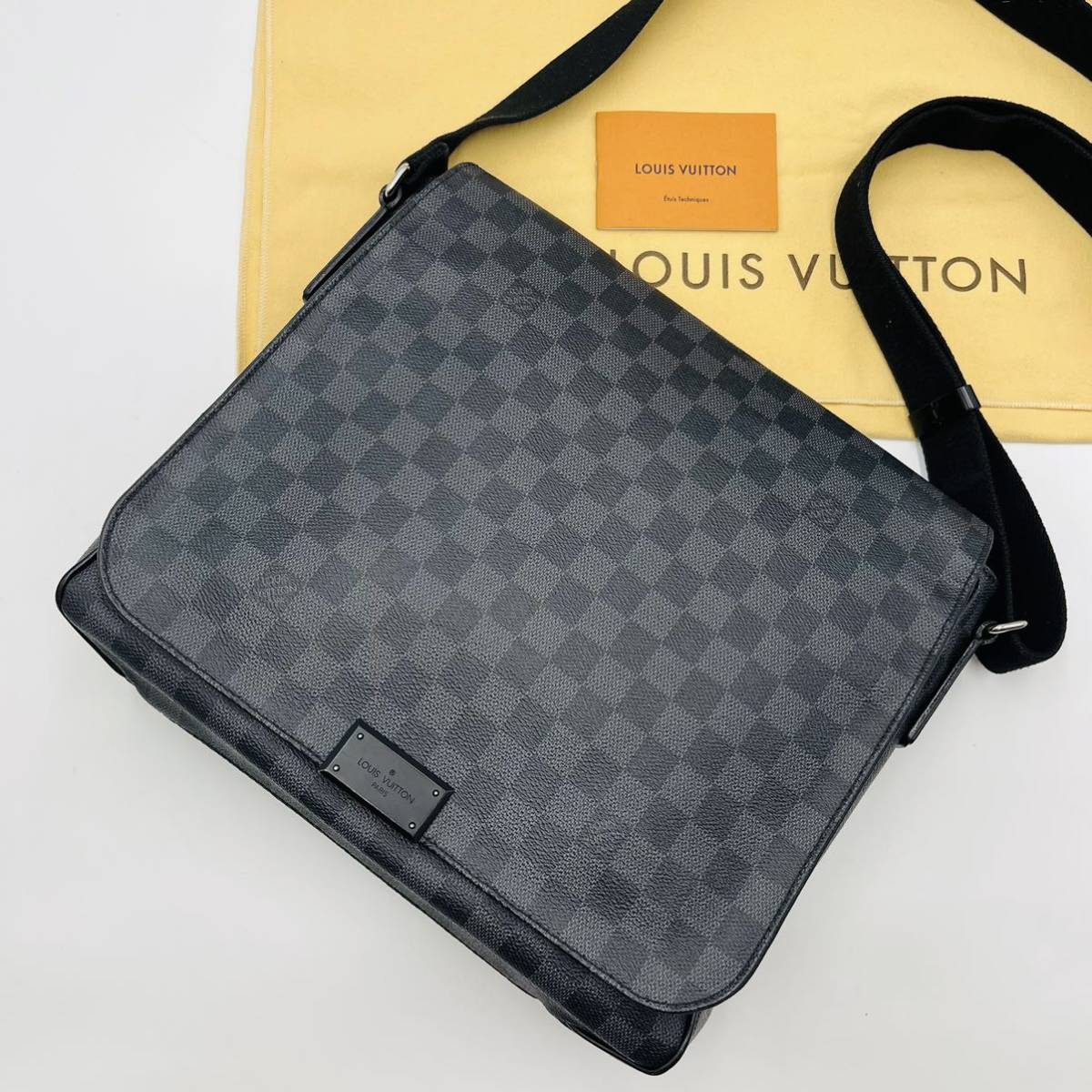 1円《美品》LOUIS VUITTON ルイヴィトン ダミエグラフィット ディストリクトMM レザー PVC メッセンジャー ショルダーバッグ N41272 メンズ_画像1