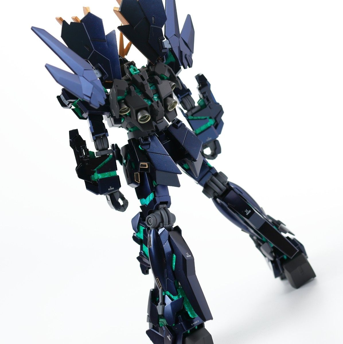 ガンプラ HGUC ユニコーンガンダム 2号機 バンシィ・ノルン （デストロイモード）全塗装完成品