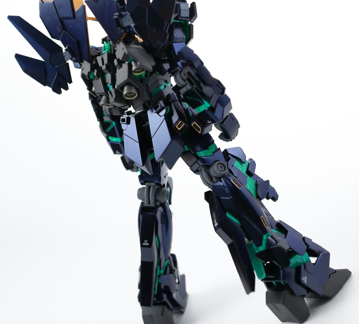 ガンプラ HGUC ユニコーンガンダム 2号機 バンシィ・ノルン （デストロイモード）全塗装完成品