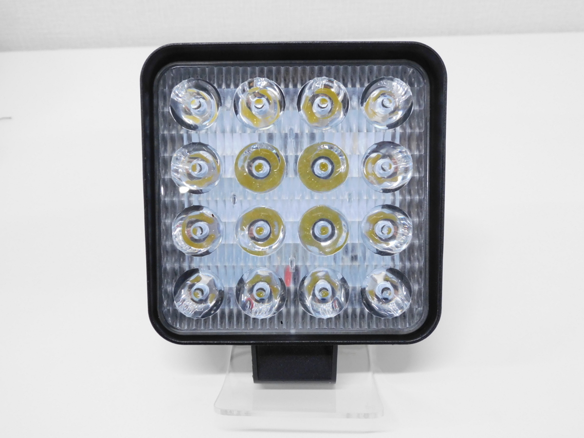 送料無料！2個セット！LEDライト 16連 48W 防水 ip67 角型 フォークリフト トラック 重機 作業灯 LEDワークライトの画像3