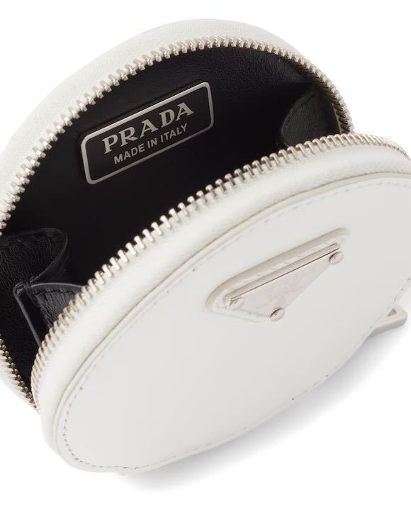 60%OFF 新品未使用 PRADA ブラッシュドレザー ラウンドミニポーチ ホワイト 定価80,300円 国内正規品 プラダ 白 小銭入れ コインケース