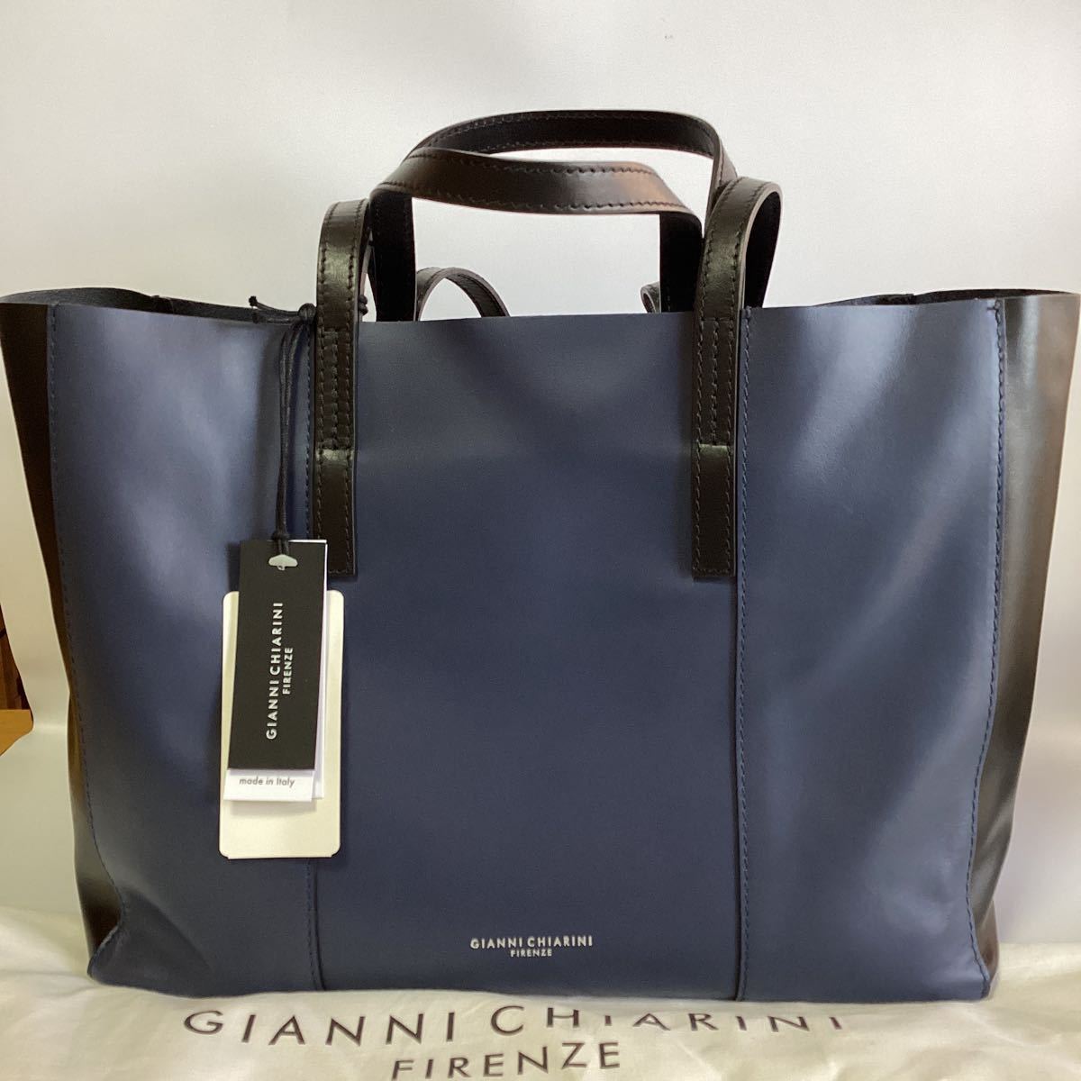 【タグ付き未使用】定価45100円ジャンニキャリーニGIANNI CHIARINIスーパーライトトートバッグショルダー　バイカラー　ネイビー×ブラック_画像3