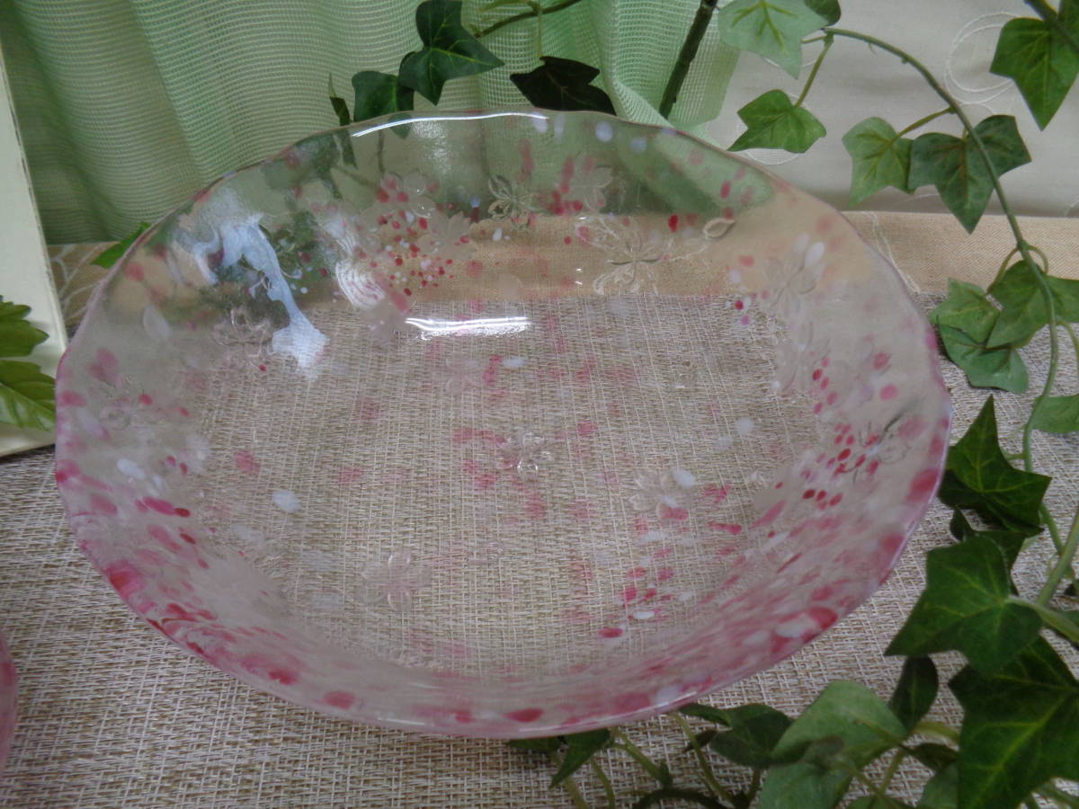 和洋食器　ガラスボウル＆ガラス小鉢5客　ピンクの桜柄模様　かわいい　未使用品