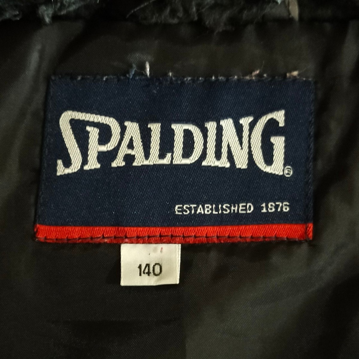 【SPALDING】スポルディング キッズスノーウェア ブラック× 柄物 フーディ ポリエステル100％ 中綿 スポーツ 撥水 キッズ140cm/658GF_画像8