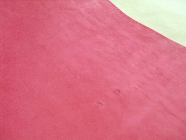 牛　ヌメ革　素上げ　ピンク赤 系　約2.1mm〜約1.6mm程度・104デシ　国産_画像3