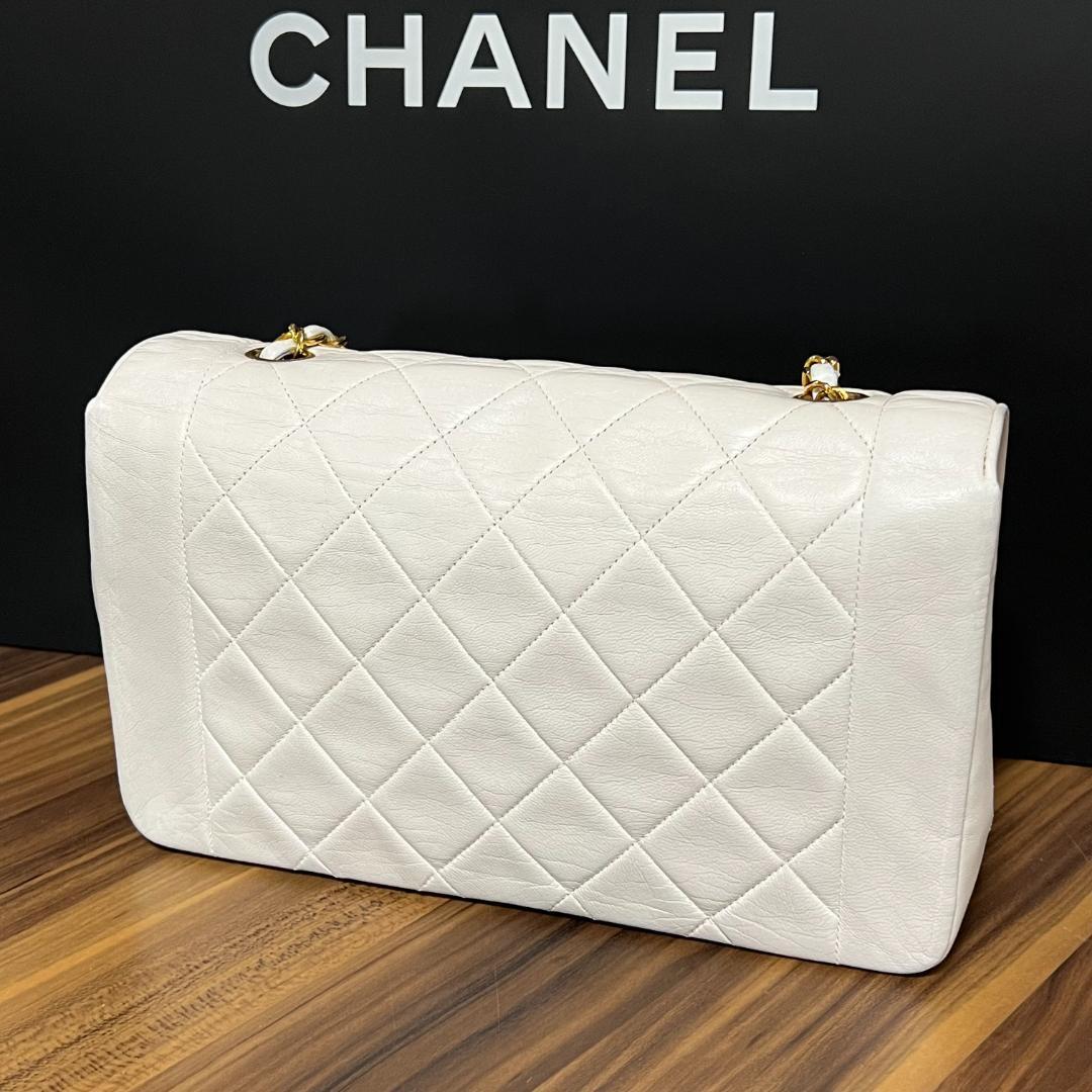 ★正規品 鑑定済み★CHANEL シャネル バッグ ダイアナ フラップ マトラッセ チェーン ショルダーバッグ ホワイト ゴールド金具_画像2