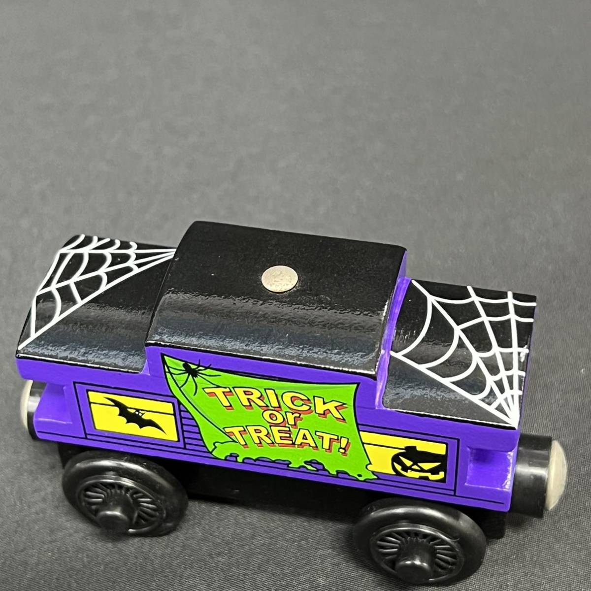 木製トーマス　ハロウィン　車掌車　緩急車　Halloween Caboose　きかんしゃトーマス　木製レール　ラーニングカーブ_画像5