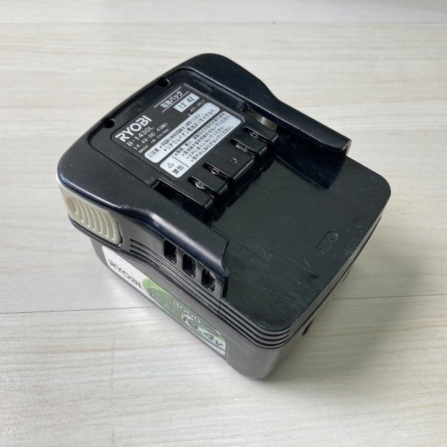 BID-1416 充電式インパクトドライバー ケース 充電器 バッテリー ※動作確認済み、ケース破損あり RYOBI 【中古品】 ■K0038445_バッテリー「B-1430L」×1個
