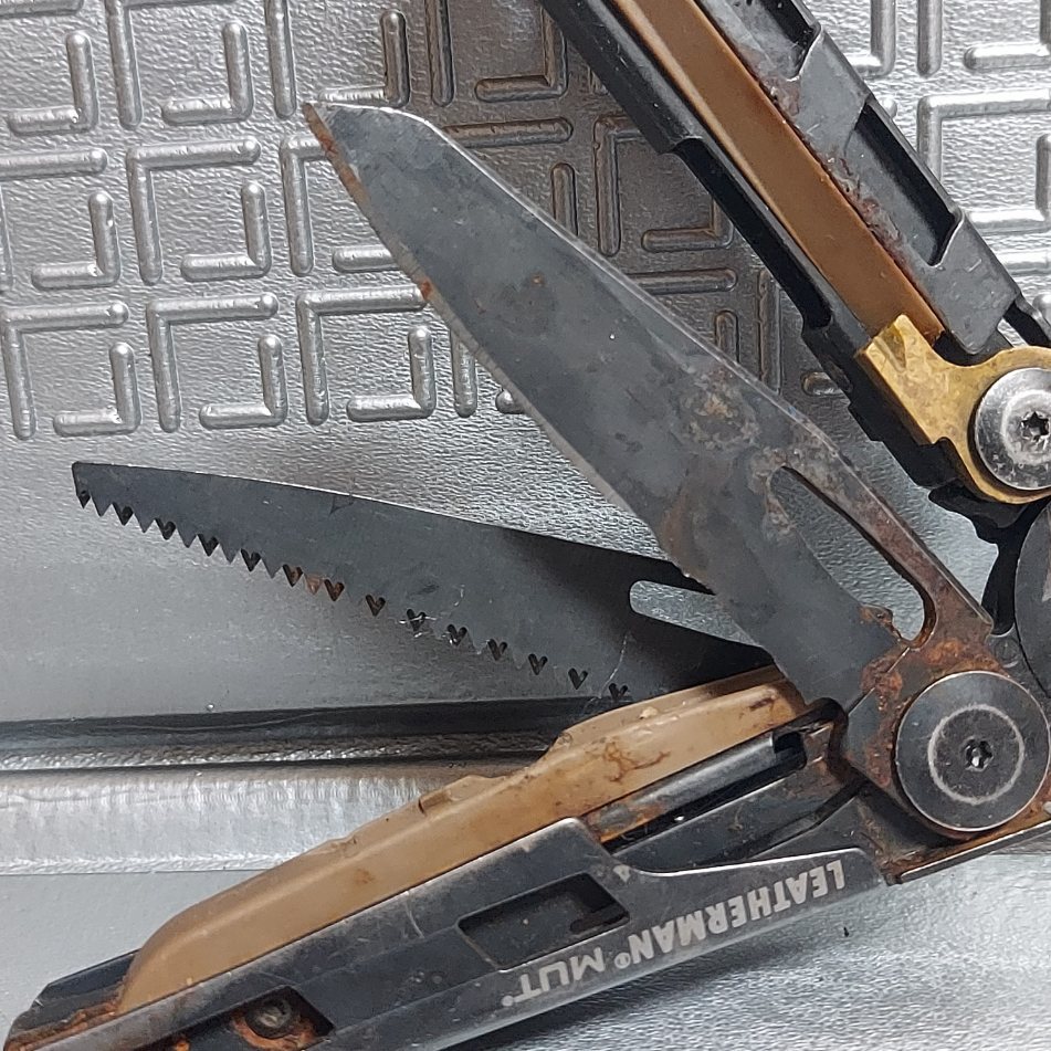 ∞琉球米軍∞米軍放出品LEATHERMAN レザーマン MUT マルチプライヤーアウトドアソロキャンプ_画像3