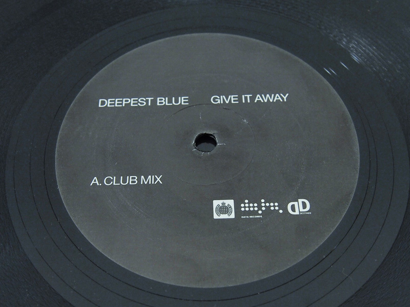 Deepest Blue / Give It Away 12inch レコード Michael Woods Ministry Of Sound DATA Records 2003年_画像3