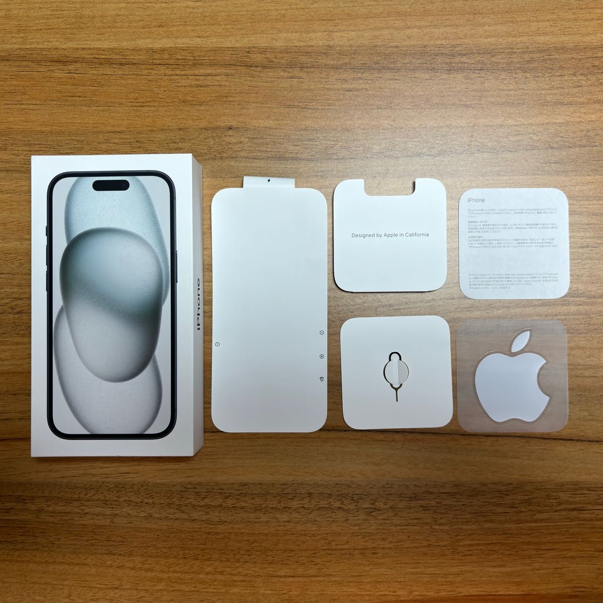 Apple iPhone15 無印 Black 128GB 空箱 SIMカード シール 説明書 Apple iPhone15 無印 Black 128GB 空箱 SIMカード シール 説明書