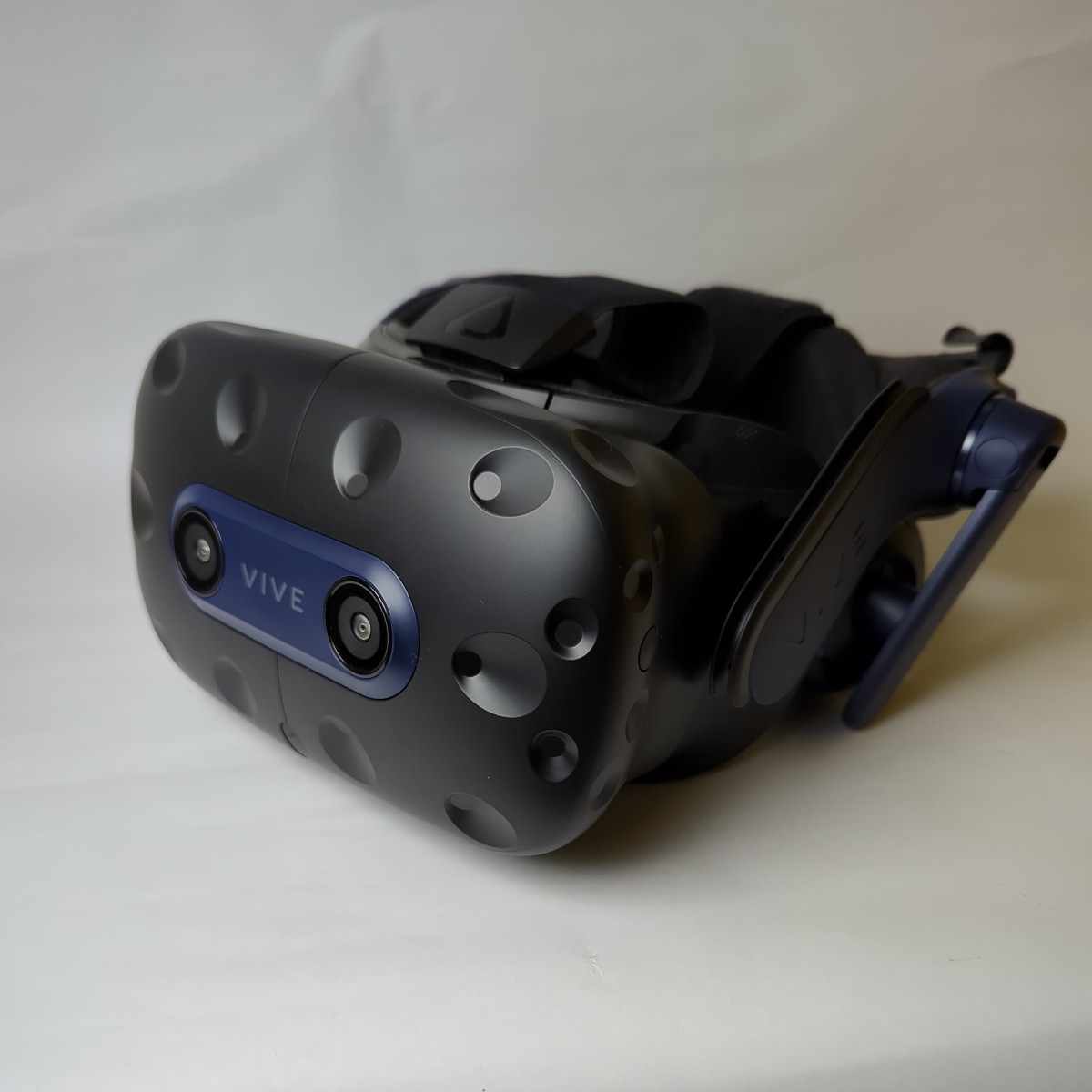 ほぼ新品 HTC VIVE PRO 2 HMD VR ヘッドマウントディスプレイ