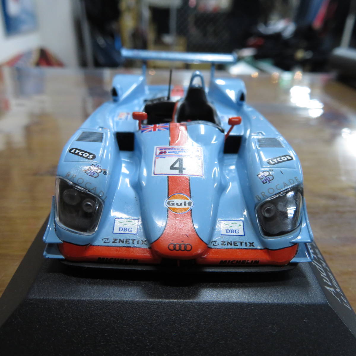 ミニチャンプス Audi アウディ R8 Le Mans hrs.2001 400 010904 ル・マン ミニカー モデルカー_画像6