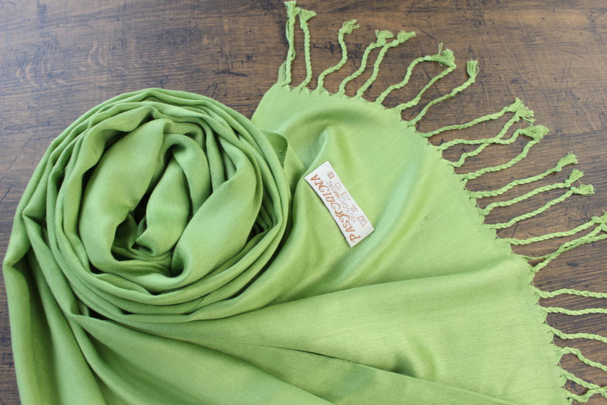 新品【パシュミナ Pashmina】無地 ライムグリーン LIME GREEN 緑 Plain 大判 ストール カシミア100% Cashmere 訳あり_画像2