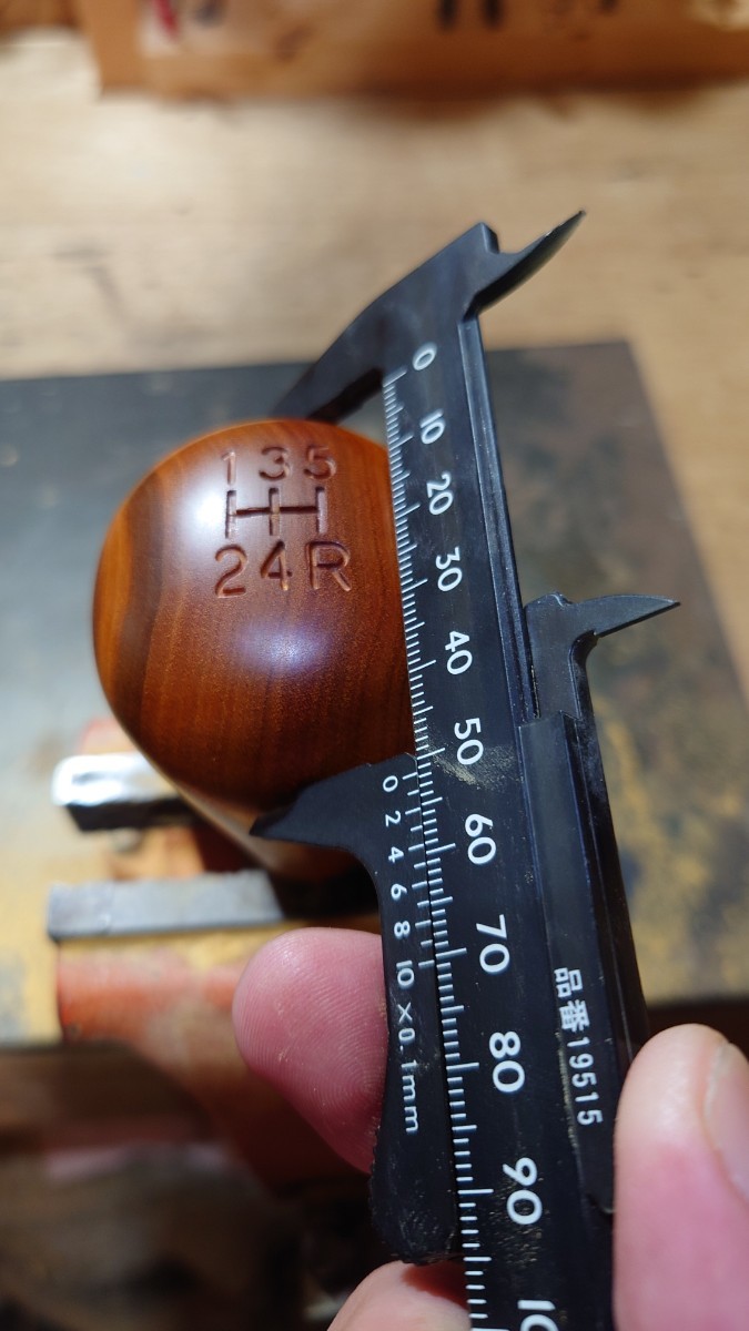 ハンドメイド ウッドシフトノブ カナリーウッド 無垢材 5MT ランクル
