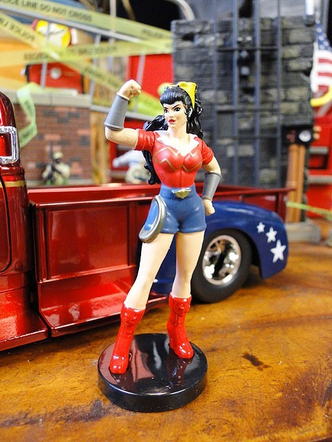 Jada DC コミック ボムシェルズ　ダイキャストミニカー 1/24(ワンダーウーマン1952年シボレーCOE/ピックアップ)_画像7