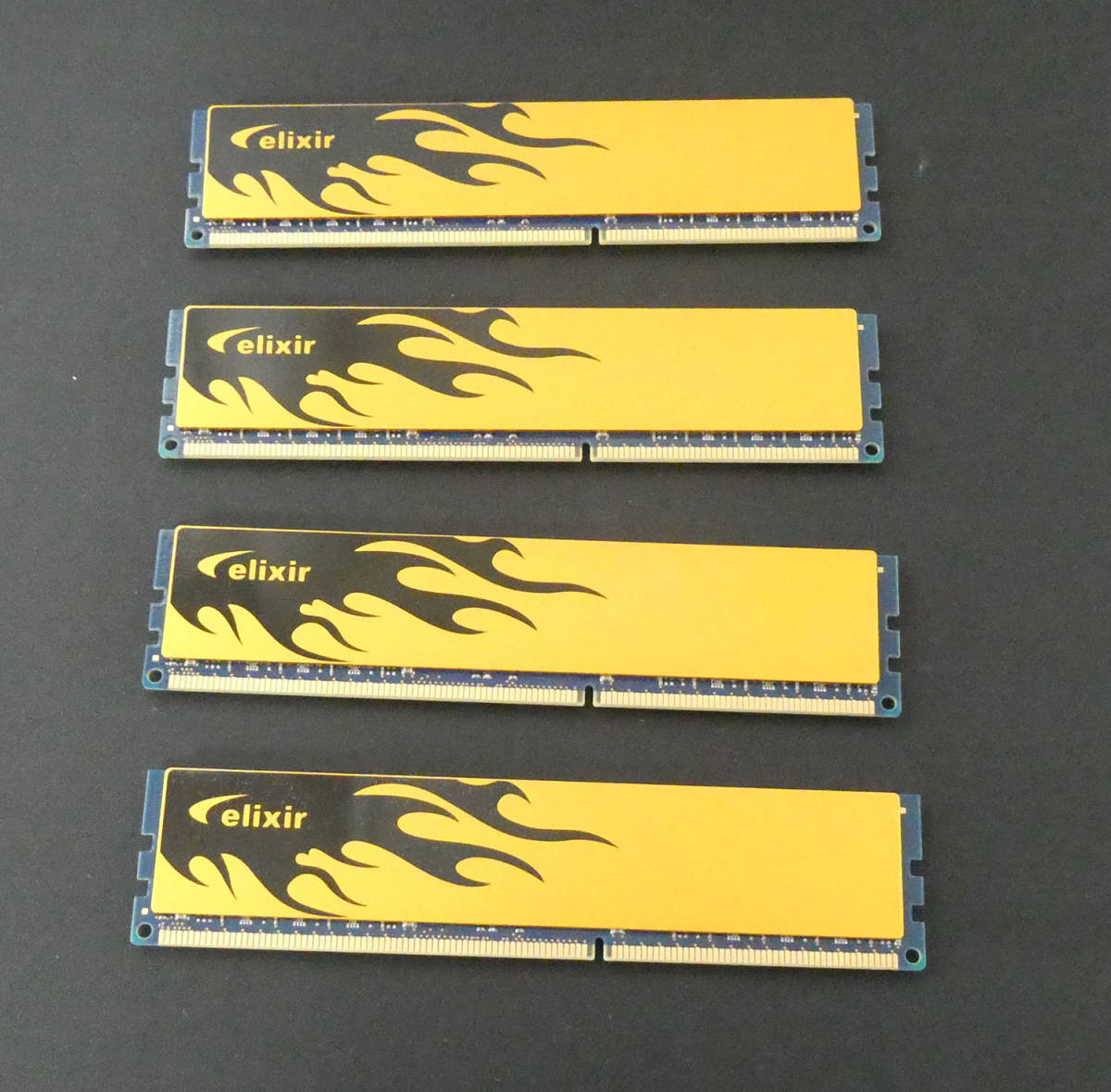 CFD elixir　W3U1600HQ-8G DDR3 PC3-12800 8GB 4枚　合計32GB_画像2