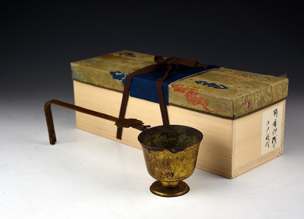 【蔵A1141b】仏教古美術　鍍金銅蓮彫柄香炉　江戸時代より時代が上がると思います。工芸品