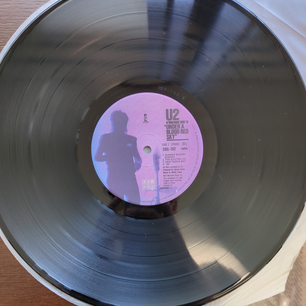 PROMO sample 見本盤 U2 under a blood red sky ユーツー ブラック・レッド・スカイ record レコード LP アナログ vinyl_画像4