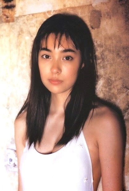 吹石一恵 写真集 『 凛 』 ポスター付 帯付/美品 の商品詳細 吹石一恵 写真集 『 凛 』 ポスター付 帯付/美品 の商品詳細