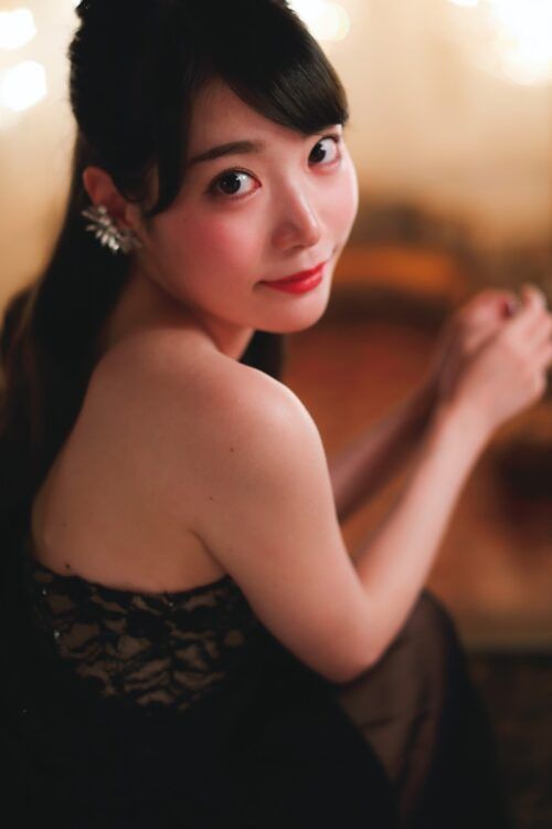 竹俣紅 1st写真集 『 夜明け前、紅さす。』 帯付/美品 item 竹俣紅 1st写真集 『 夜明け前、紅さす。』 帯付/美品 item