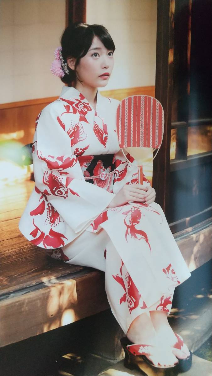 竹俣紅 1st写真集 『 夜明け前、紅さす。』 帯付/美品 item 竹俣紅 1st写真集 『 夜明け前、紅さす。』 帯付/美品 item