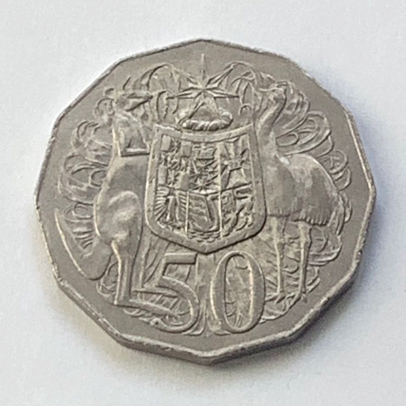 【希少品セール】オーストラリア エリザベス女王肖像デザイン 50セント硬貨 1974年 1枚_画像2