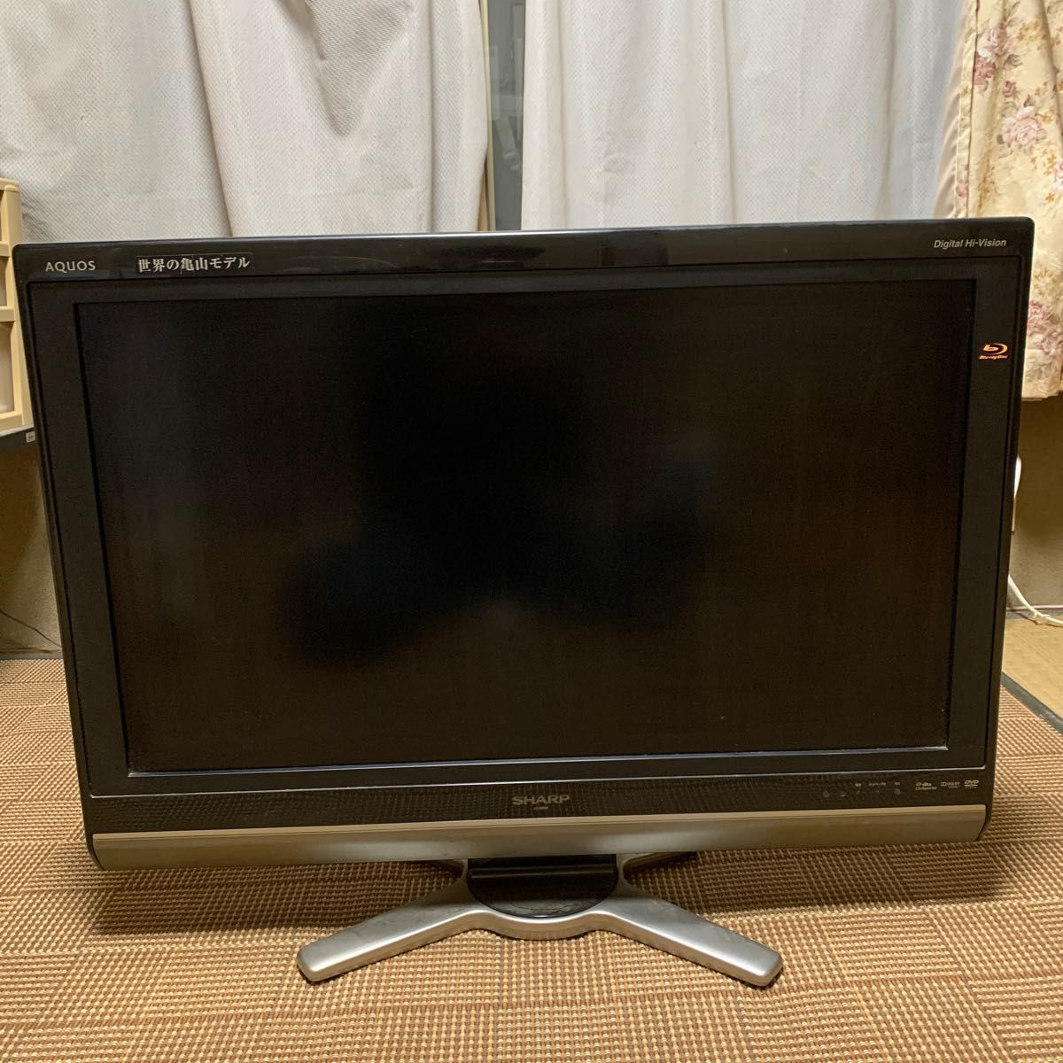 SHARP 32インチ AQUOS 世界の亀山モデル 液晶テレビ LC-32DX1 SHARP 32インチ AQUOS 世界の亀山モデル 液晶テレビ LC-32DX1
