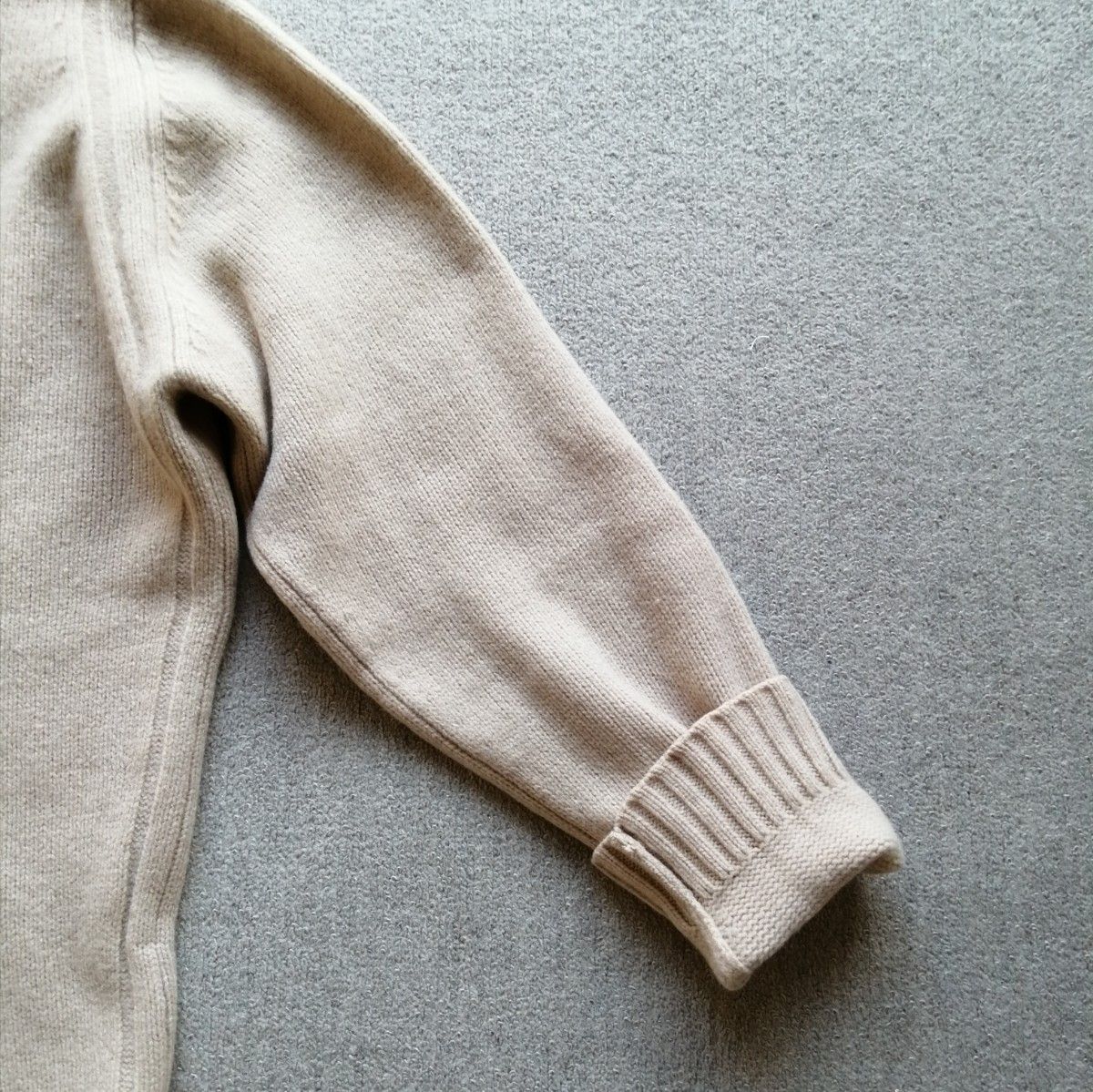 【定番人気】ブルネロクチネリ カシミヤ クルーネックセーター Mサイズす