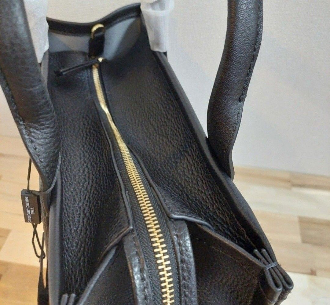 MARC JACOBS マークジェイコブスザ レザー ミディアム トートバッグ