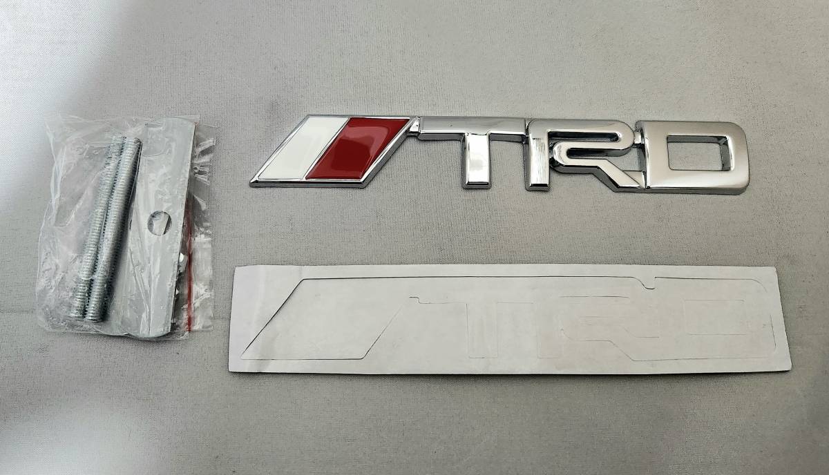 TRDグリルバッジ　トヨタ　TOYOTA　ライズ　RAV4　ランクル　プラド　ロッキー　４WD _画像3