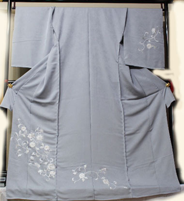 新品・送料無料　 正絹　刺繍　訪問着　八掛付　グレー地　小花・唐草柄　「日本の絹」未仕立