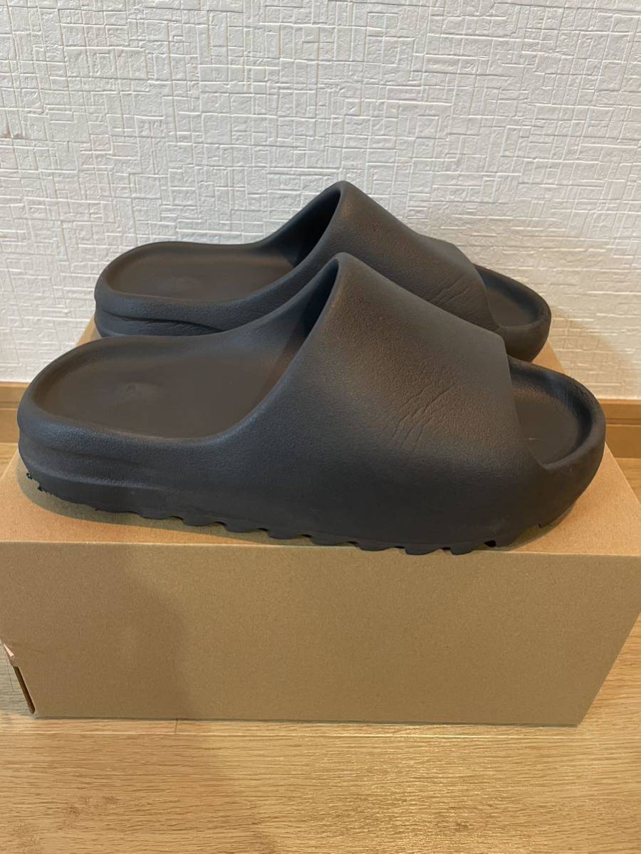 【もう自分で履く方面で】【暖かくなってきたからそろそろ入札入るよね？】【美品】adidas YEEZY Slide Onyx 25.5cm_画像4