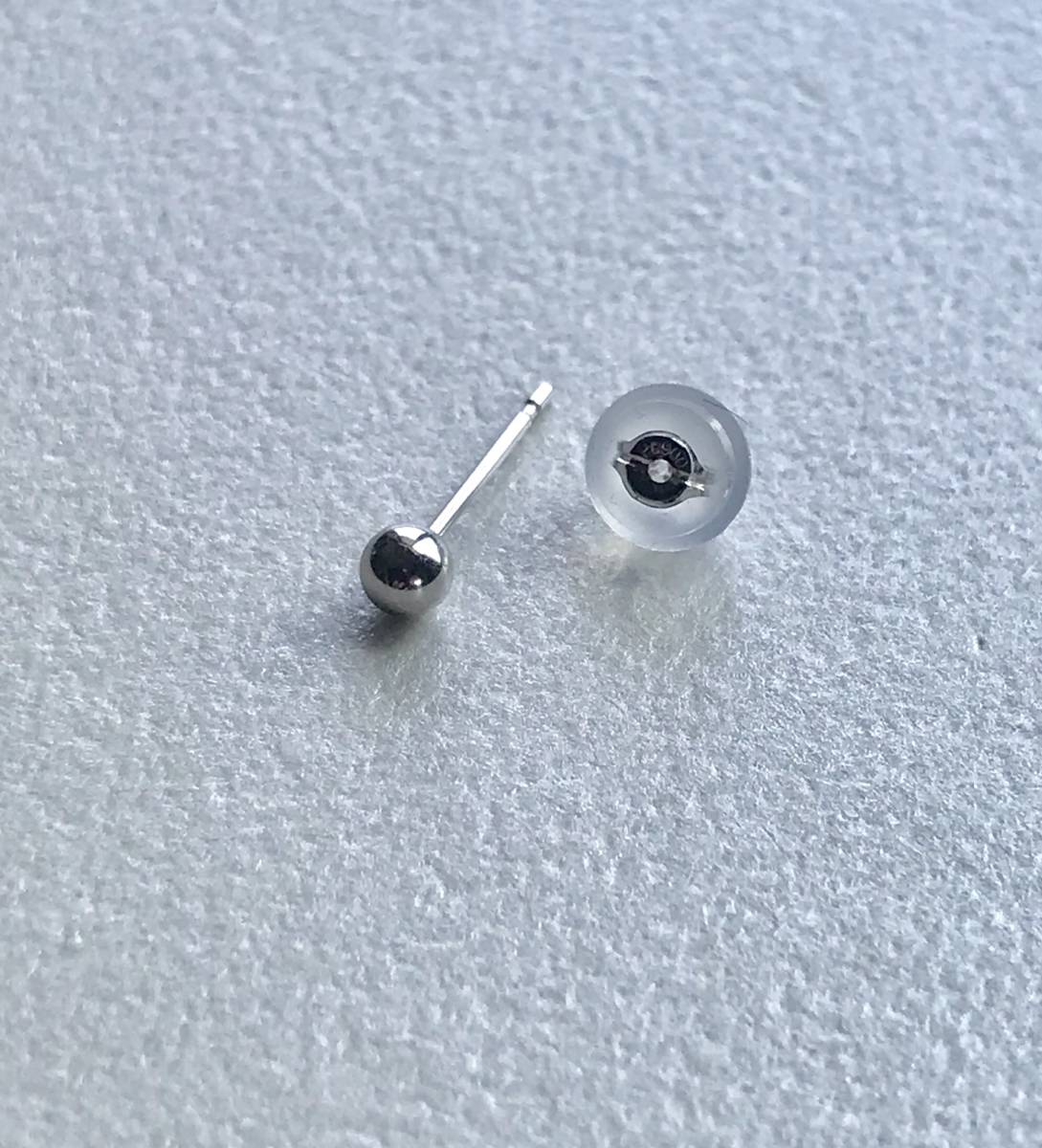 プラチナピアス 丸玉ピアス 3mm 片耳 プラチナピアス 送料無料 pt900 _画像1