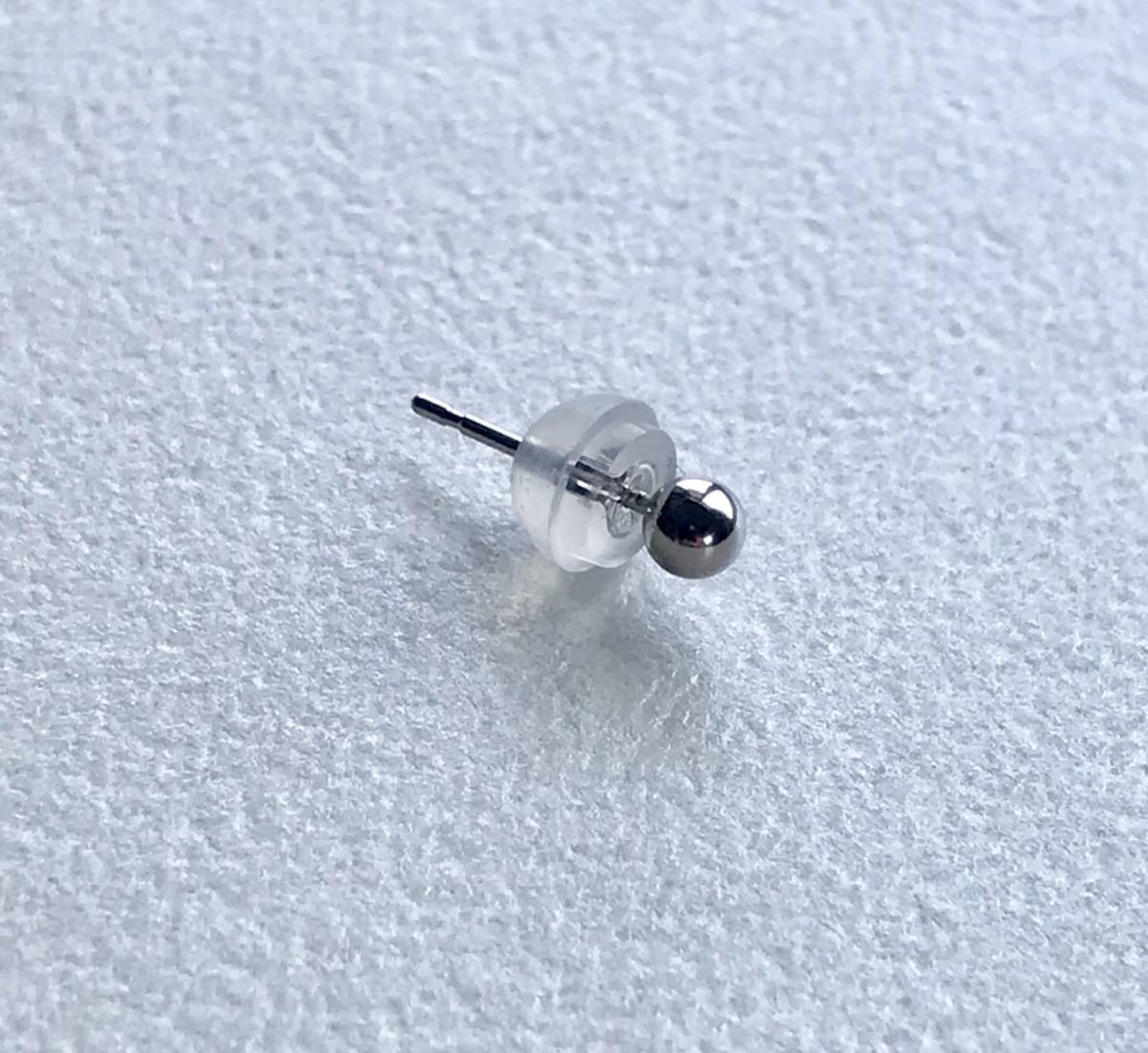 プラチナピアス 丸玉ピアス 3mm 片耳 プラチナピアス 送料無料 pt900 _画像3