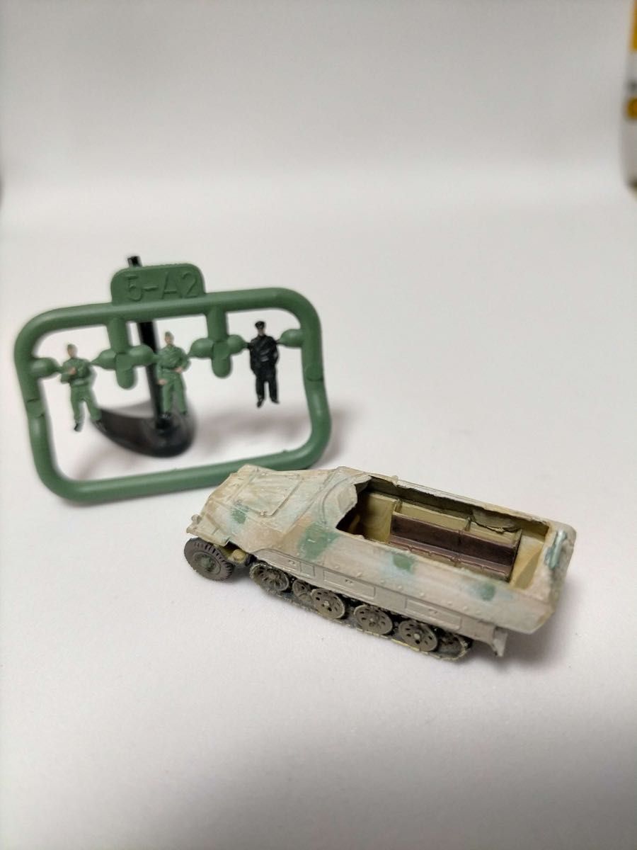 sd.kfz251D ハーフトラック 1/144 冬季迷彩 ワールドタンクミュージアム5弾 ハノマーク