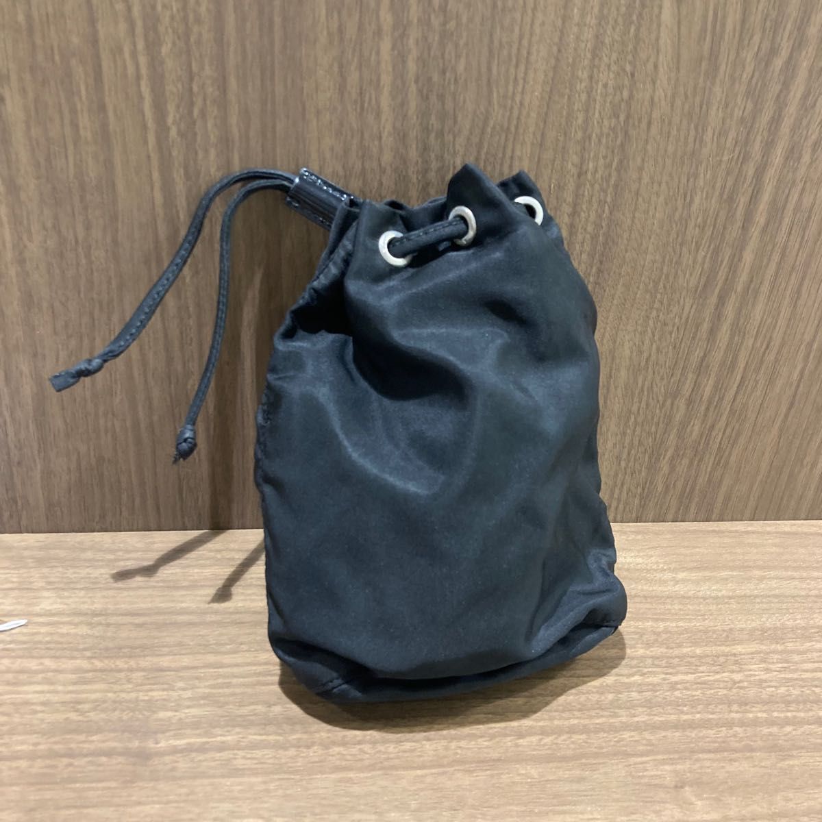 大幅値下げPRADA プラダ ショルダーバッグ 美品 巾着袋付き-