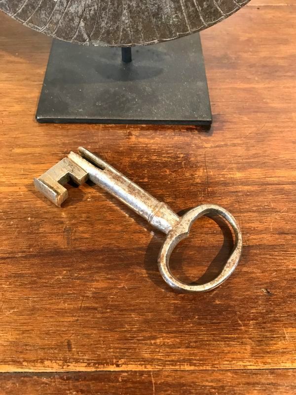 17 century Germany key key antique iron equipment ornament lock old .. West ... chapter 