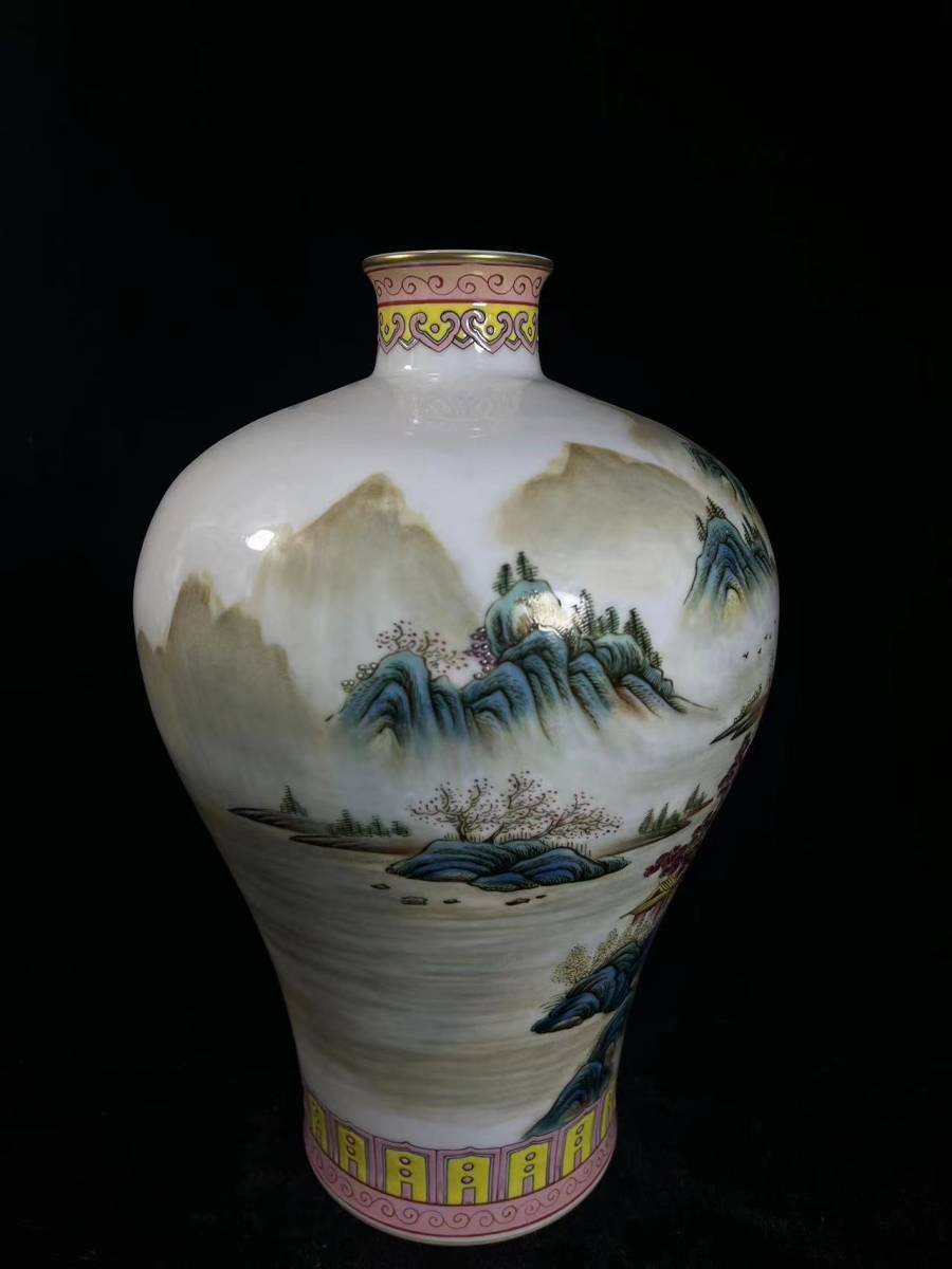 日本限定モデル】 磁器【清乾隆琺瑯彩蒔絵山水人物梅瓶です】工芸品