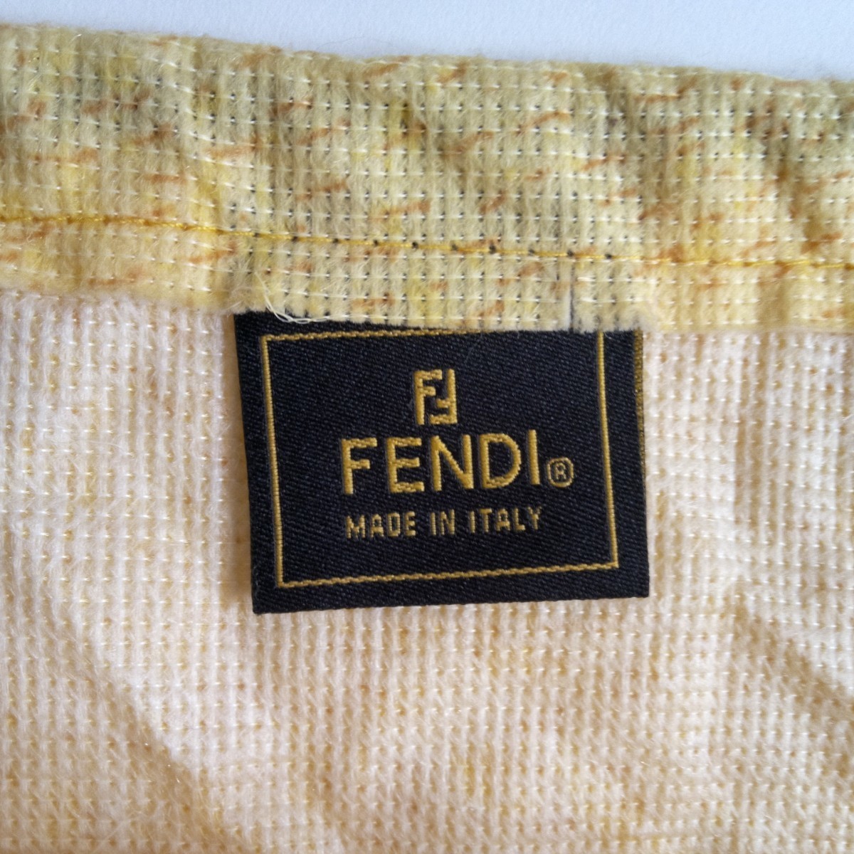 フェンディ FENDI 49×49 保存袋 巾着袋 収納袋 保管袋 正規品 イエロー 大きめ_画像6