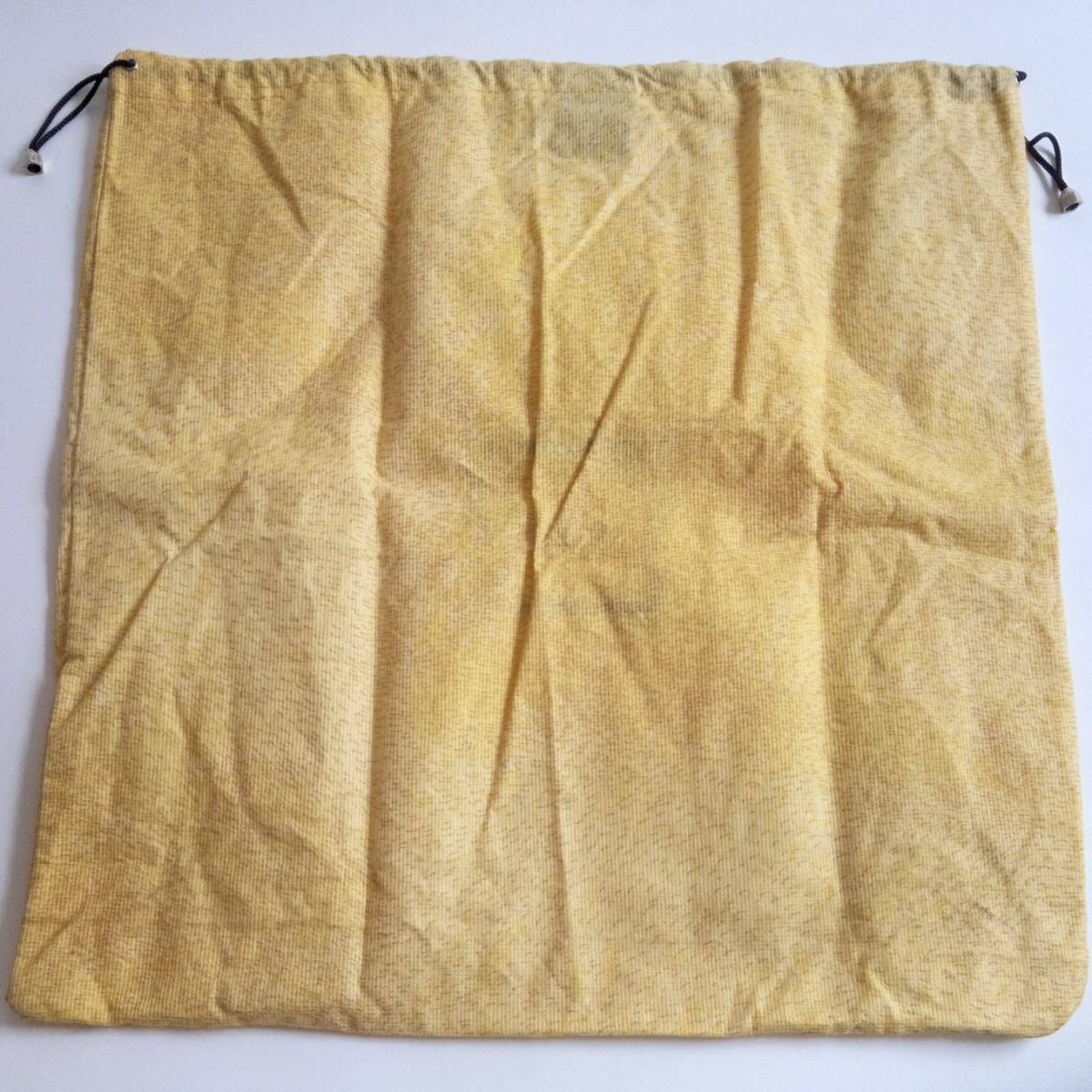 フェンディ FENDI 49×49 保存袋 巾着袋 収納袋 保管袋 正規品 イエロー 大きめ_画像2